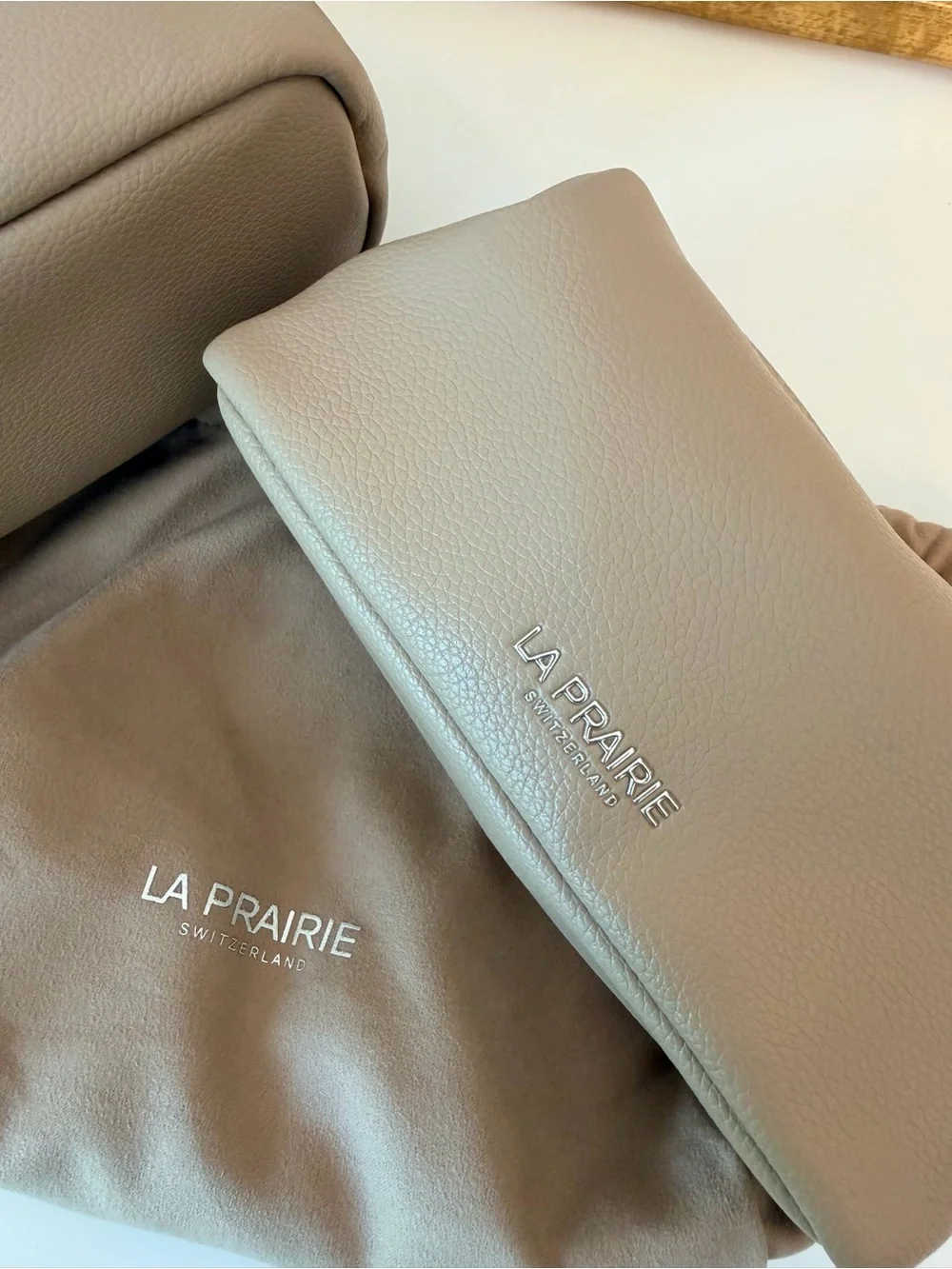 La Prairie Leather Cosmetic Bag Set